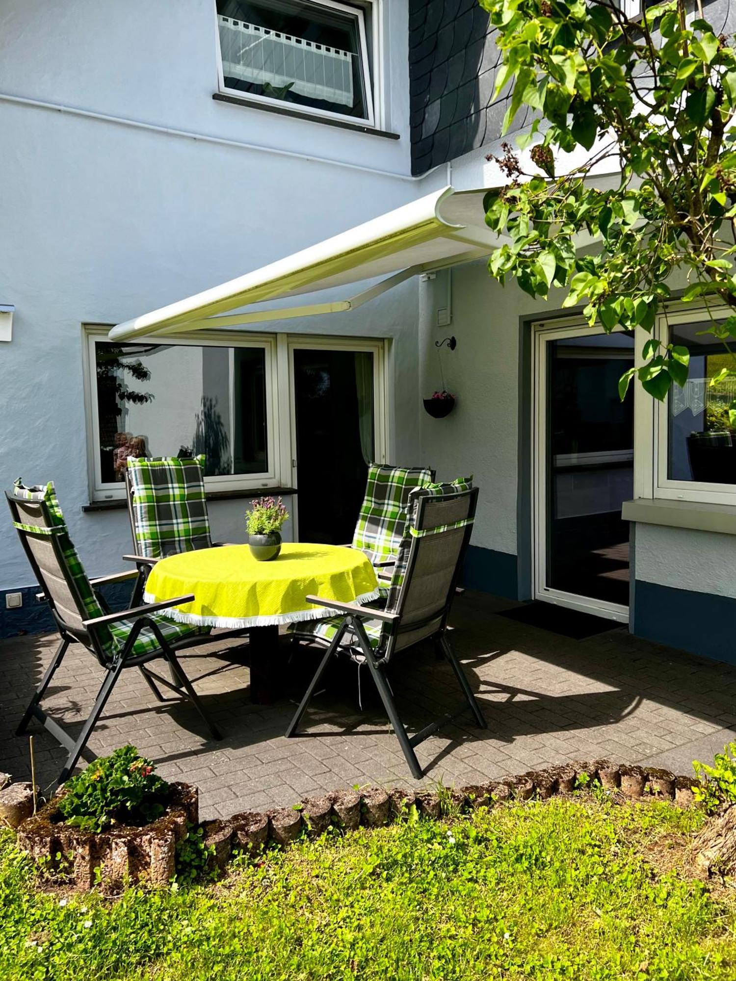 Deine-Eifel-Ferienwohnung Feusdorf Ngoại thất bức ảnh