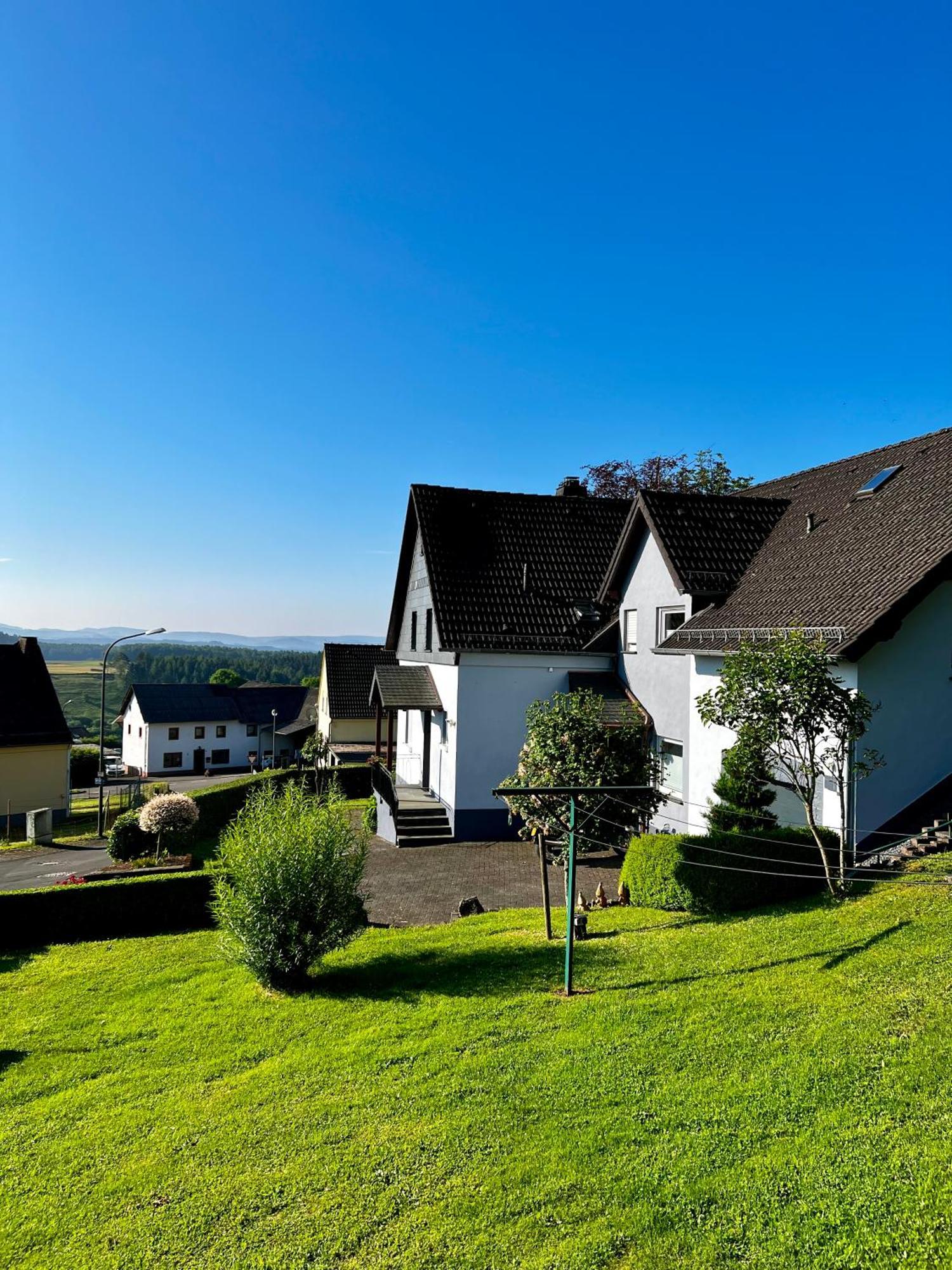 Deine-Eifel-Ferienwohnung Feusdorf Ngoại thất bức ảnh