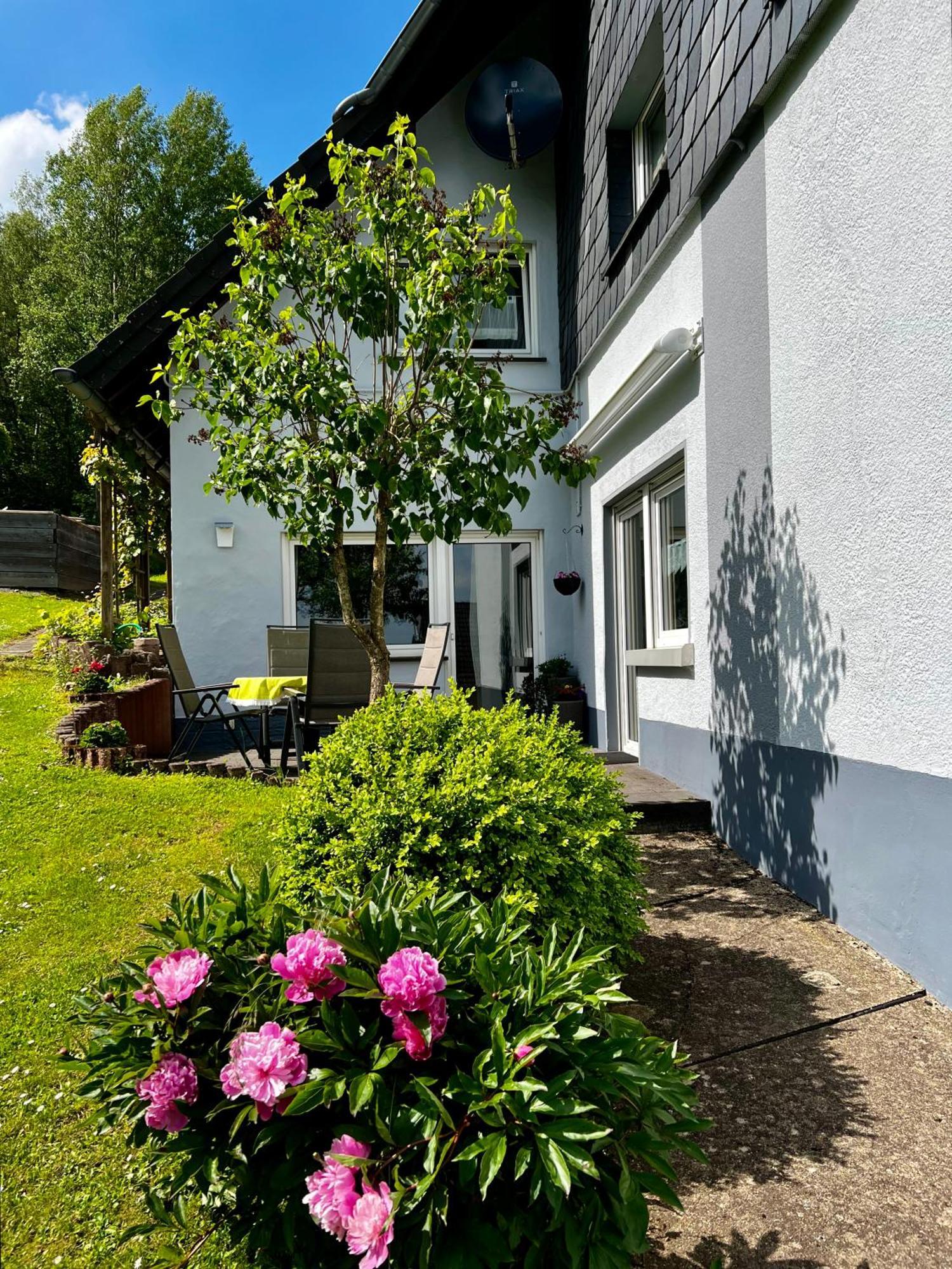 Deine-Eifel-Ferienwohnung Feusdorf Ngoại thất bức ảnh